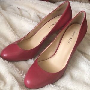 Raspberry Nine West pumps